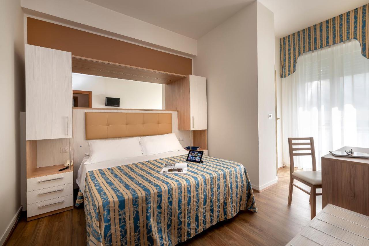 Hotel Sole Mio Rimini Zewnętrze zdjęcie